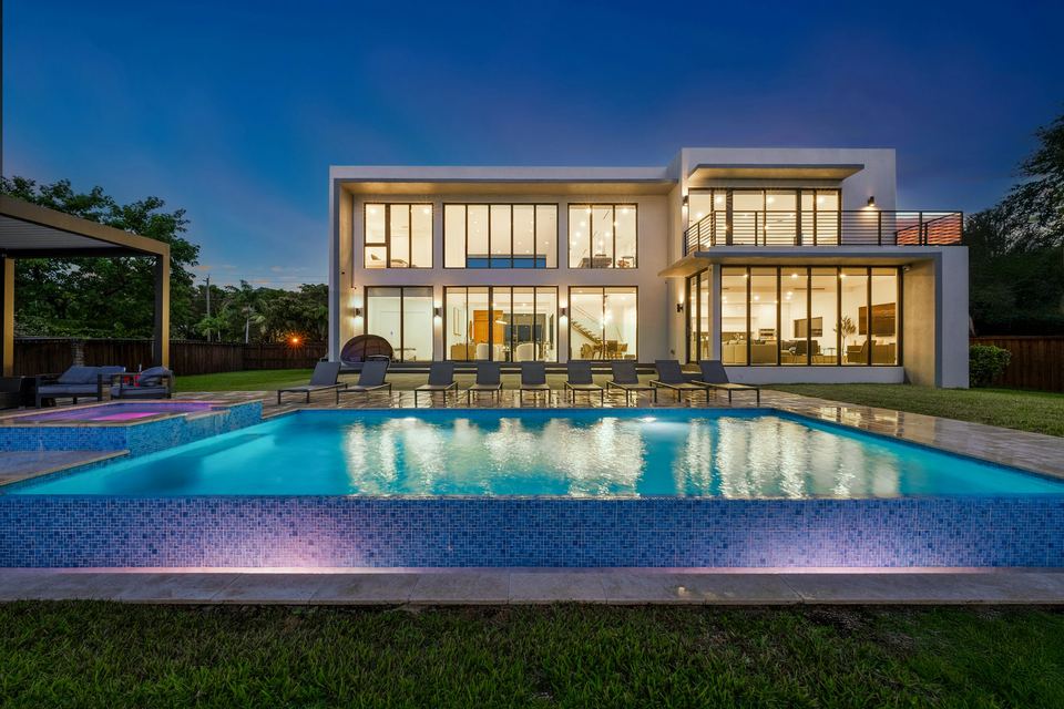 Villa Lago, property photograph 1